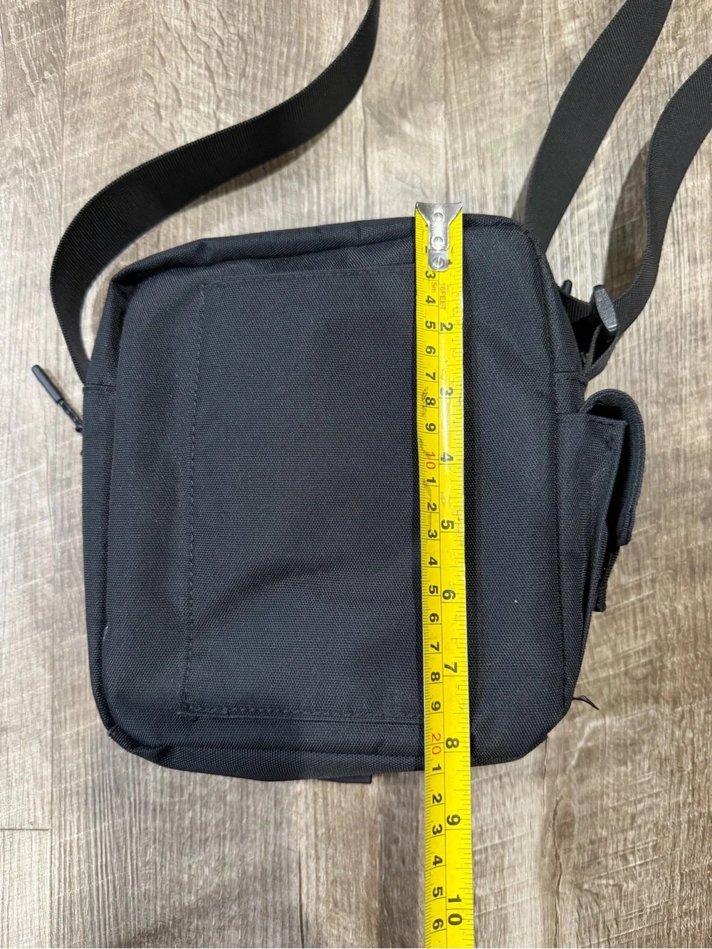 True Religion Men's Jet Cross Body Bag in black Euc
